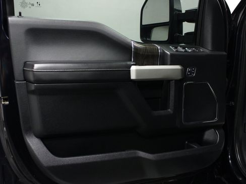 Used 2021 Ford F250 Lariat w/ Lariat Ultimate Package AWD/4WD image 11