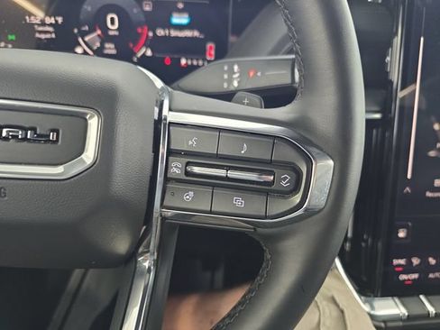 Certified 2025 GMC Yukon Denali AWD/4WD image 18
