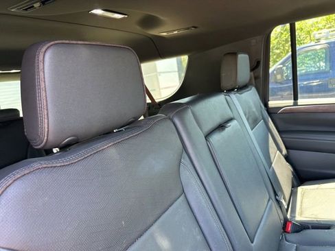 Used 2023 Chevrolet Suburban High Country w/ Premium Package 2 AWD/4WD image 12