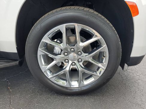 Used 2024 GMC Yukon Denali AWD/4WD image 5