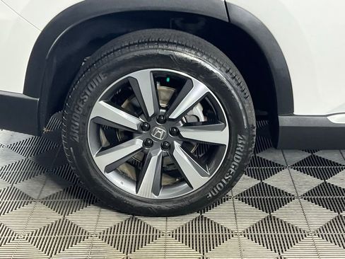 Used 2024 Honda Pilot Touring image 14