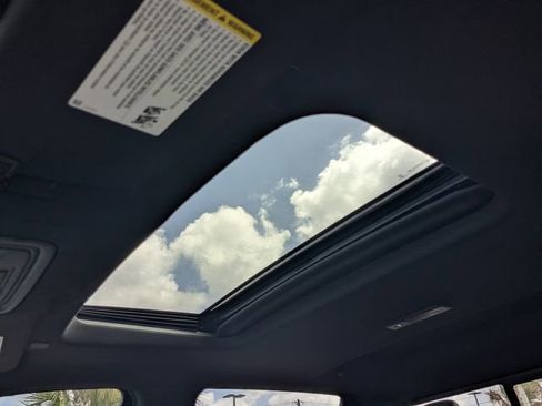 Used 2022 Chevrolet Silverado 1500 ZR2 w/ Technology Package image 25