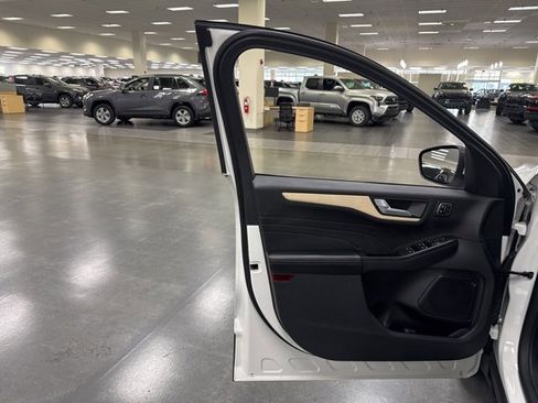 Used 2022 Ford Escape Titanium w/ Titanium Elite Package image 22