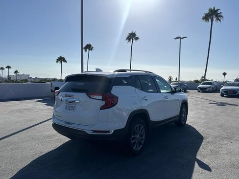 Used 2024 GMC Terrain SLT FWD image 5