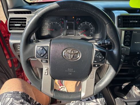 Used 2020 Toyota 4Runner SR5 Premium w/ Moonroof Package AWD/4WD image 20