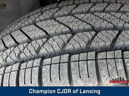 Used 2017 Chrysler Pacifica Touring-L Plus FWD image 47