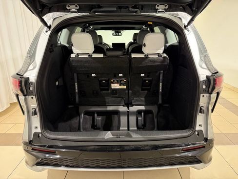 Used 2025 Toyota Sienna XSE w/ XSE Plus Package AWD/4WD image 11