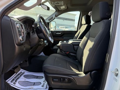 Used 2022 GMC Sierra 2500 SLE w/ SLE Value Package; image 10