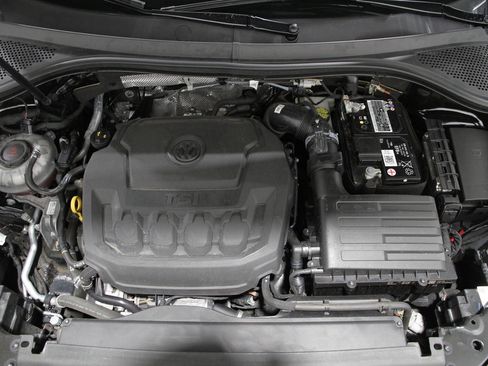 Used 2023 Volkswagen Tiguan SE R-Line image 20