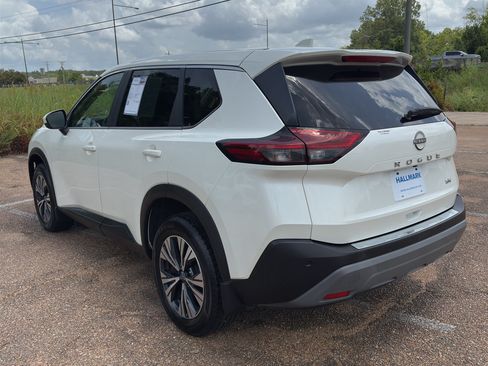 Used 2023 Nissan Rogue SV FWD image 28