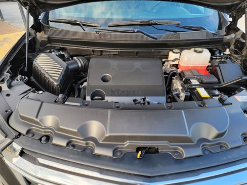 Used 2023 Chevrolet Traverse LT FWD image 9