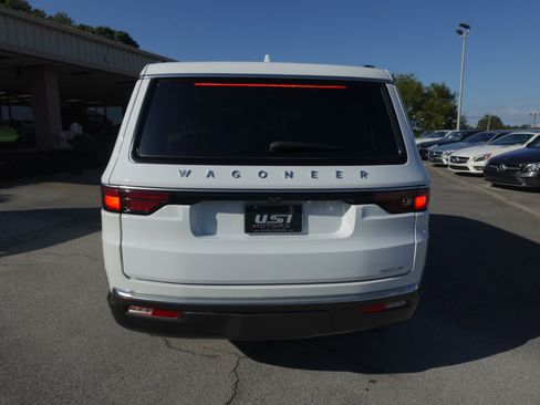 Used 2022 Jeep Wagoneer Series III w/ Flexible Seating Group image 3