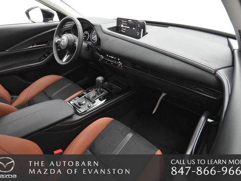 Used 2025 MAZDA CX-30 Carbon image 24
