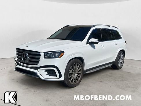 Used 2025 Mercedes-Benz GLS 580 4MATIC image 1
