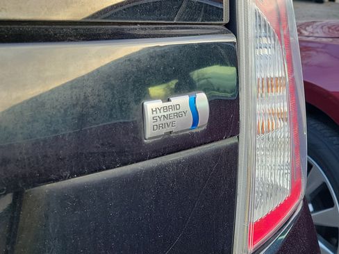 Used 2014 Toyota Prius Three image 19