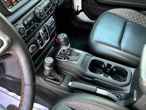 Used 2021 Jeep Wrangler Unlimited Sahara AWD/4WD image 18