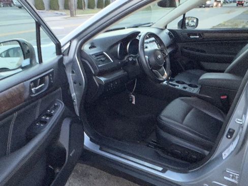 Used 2018 Subaru Outback 2.5i Limited image 23