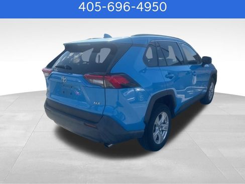 Used 2019 Toyota RAV4 XLE w/ Convenience Package image 3