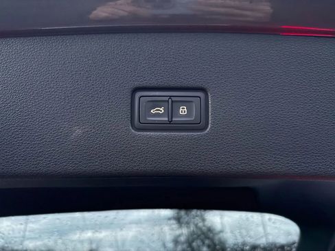 Used 2019 Audi Q8 Premium Plus w/ Premium Plus image 26