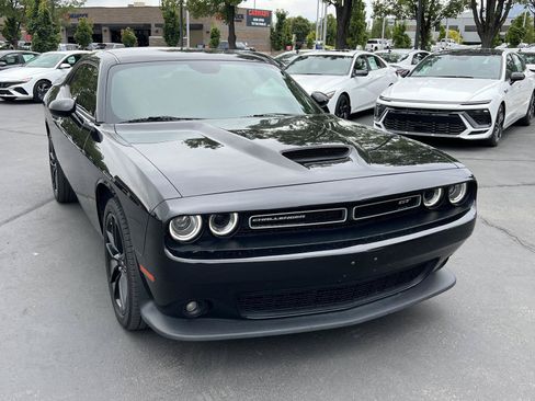 Used 2022 Dodge Challenger GT AWD/4WD image 4