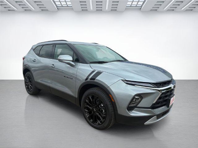 New 2026 Chevrolet Blazer LT w/ LPO, Black Sport Package AWD/4WD image 2