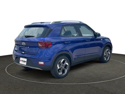 New 2025 Hyundai Venue Limited image 6