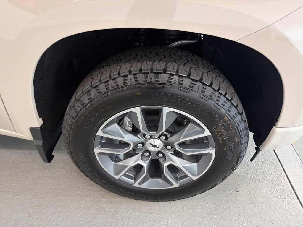 New 2026 Chevrolet Silverado 1500 RST AWD/4WD image 4