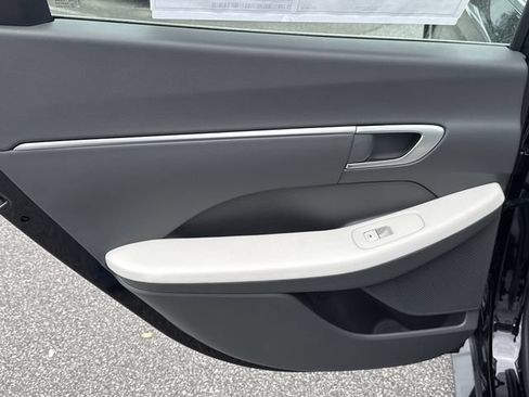 New 2026 Hyundai Sonata SEL FWD image 23