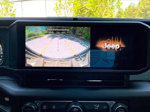 Certified 2024 Jeep Wrangler Willys AWD/4WD image 13