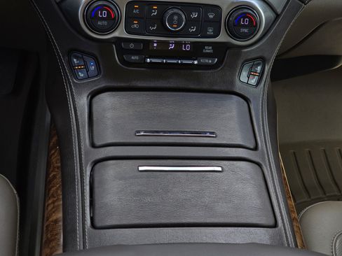 Used 2017 Chevrolet Tahoe Premier RWD image 16