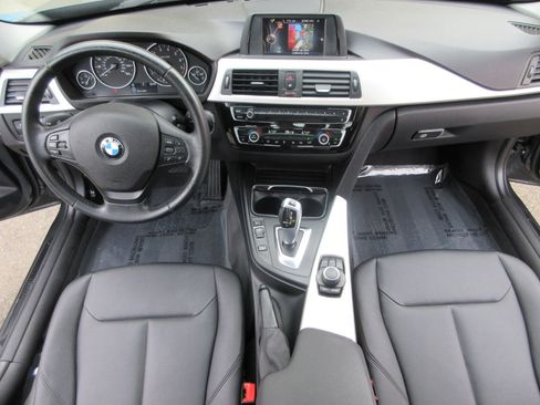 Used 2016 BMW 320i Sedan image 17