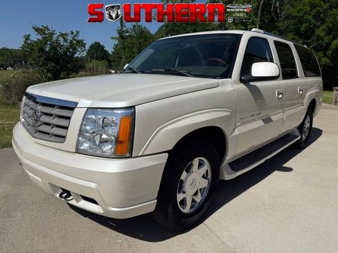 Used 2005 Cadillac Escalade ESV AWD image 1