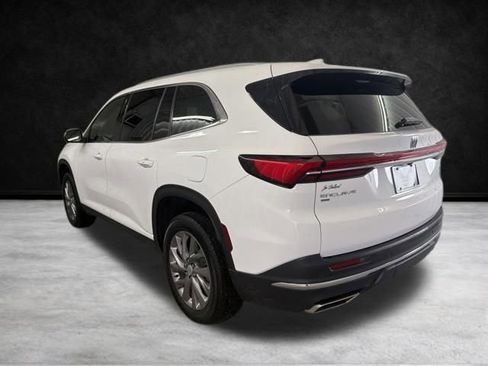 Used 2025 Buick Enclave Preferred AWD/4WD image 8