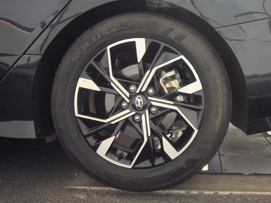 Used 2025 Hyundai Sonata SEL FWD image 6