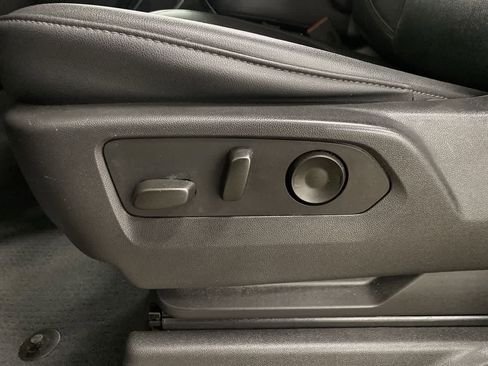 Used 2024 GMC Sierra 1500 SLT image 14