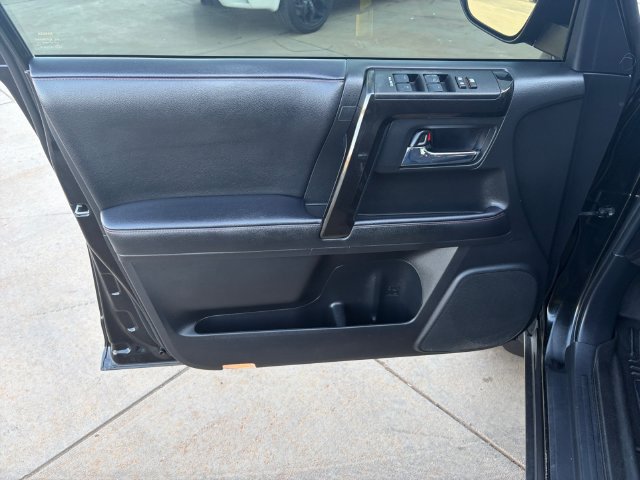 Used 2022 Toyota 4Runner TRD Off-Road AWD/4WD image 26