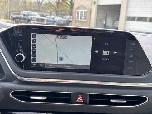 Used 2021 Hyundai Sonata Limited FWD image 23