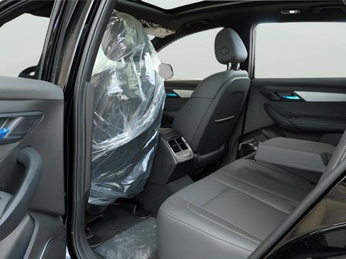 New 2025 VinFast VF 8 Plus AWD/4WD image 14