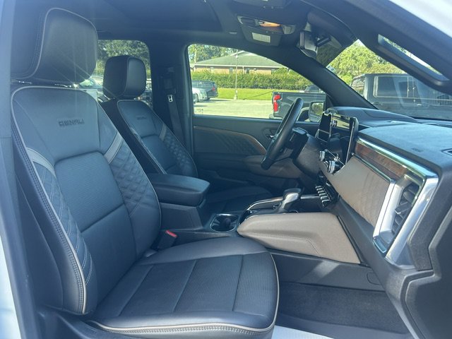Used 2024 GMC Canyon Denali AWD/4WD image 18