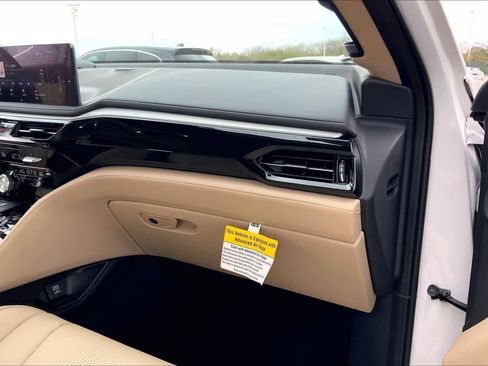 Certified 2026 Acura MDX FWD w/ Technology Package image 16