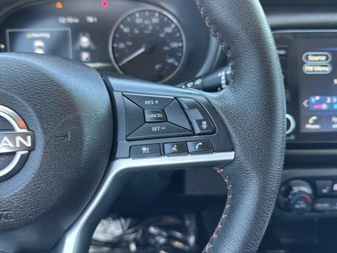 Used 2022 Nissan Kicks SR w/ Premium Package FWD image 20