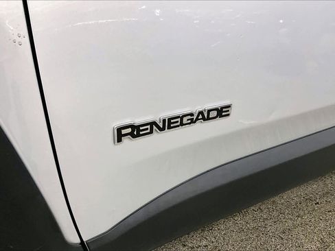 Used 2020 Jeep Renegade Latitude w/ Cold Weather Group image 33