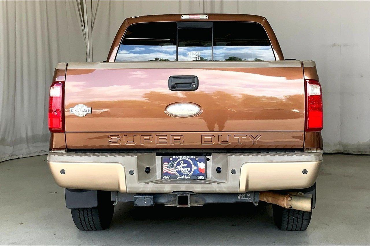 Used 2012 Ford F250 King Ranch w/ King Ranch w/Chrome Pkg RWD image 4