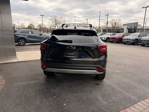 Used 2024 Chevrolet Trax LT w/ Driver Confidence Package image 6