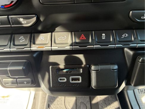 Used 2019 Chevrolet Silverado 1500 LT w/ All-Star Edition AWD/4WD image 27