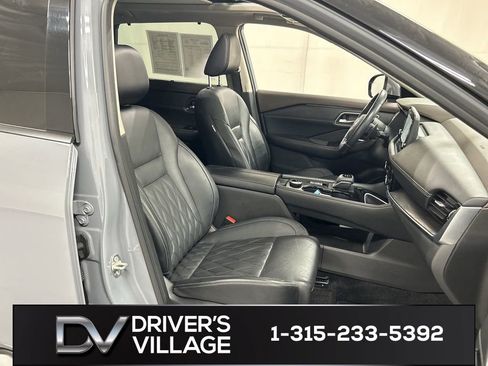 Used 2022 Nissan Rogue Platinum w/ Head-Up Display Package AWD/4WD image 24