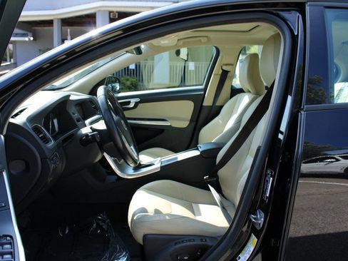 Used 2018 Volvo S60 T5 Dynamic w/ Vision Package FWD image 13