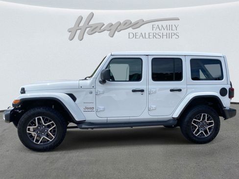 Used 2024 Jeep Wrangler Unlimited Sahara w/ Technology Group AWD/4WD image 7
