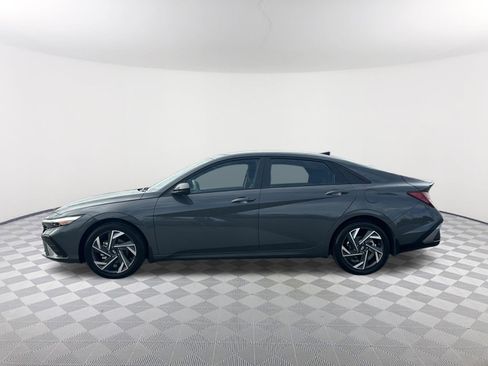 Used 2025 Hyundai Elantra Sport FWD image 8