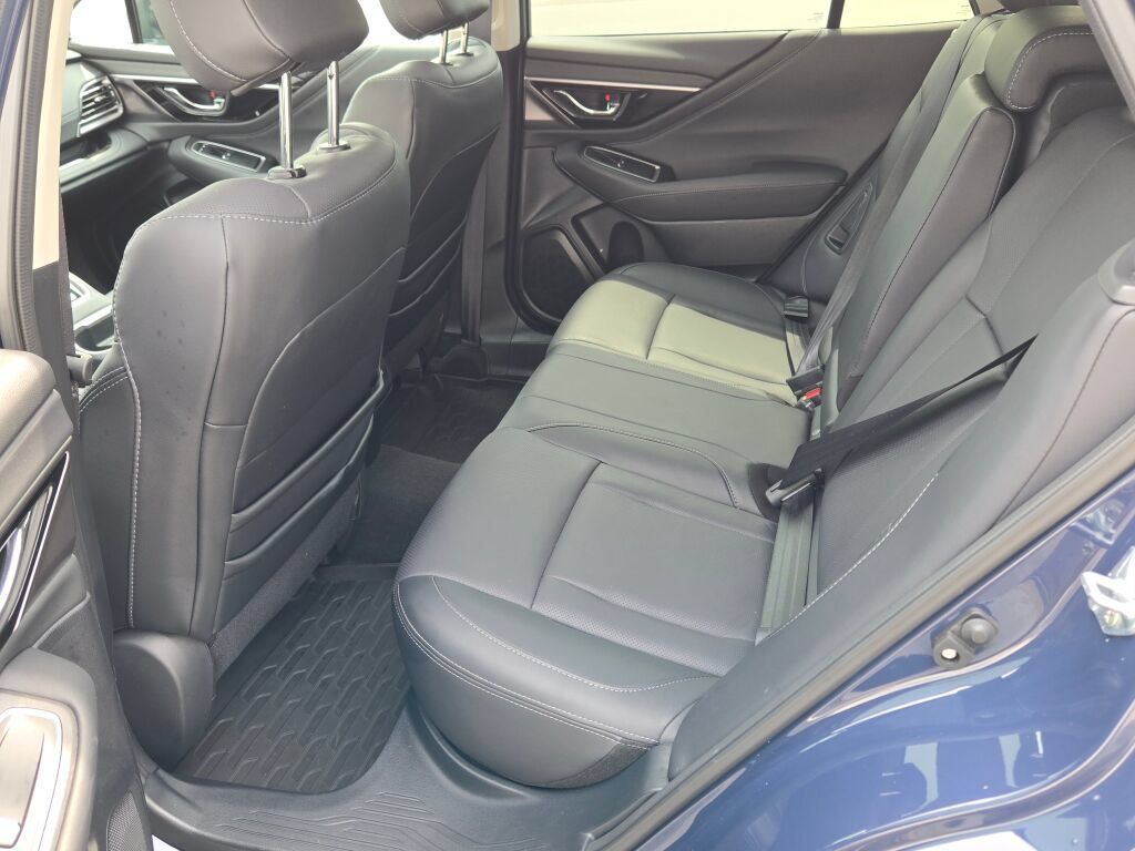 Used 2025 Subaru Outback Limited AWD/4WD image 17